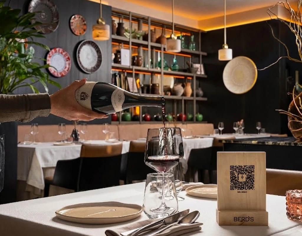 How QR Menus Increase Restaurant Revenue (Without Hiring More Staff)